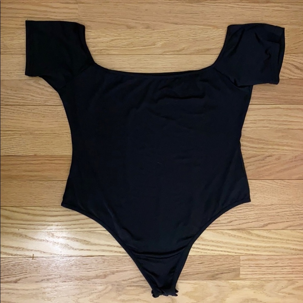 Off shoulder/cap sleeve bodysuit